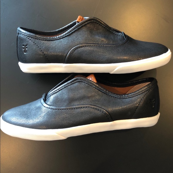 Frye Women's Maya Slip on - Picture 3 of 5